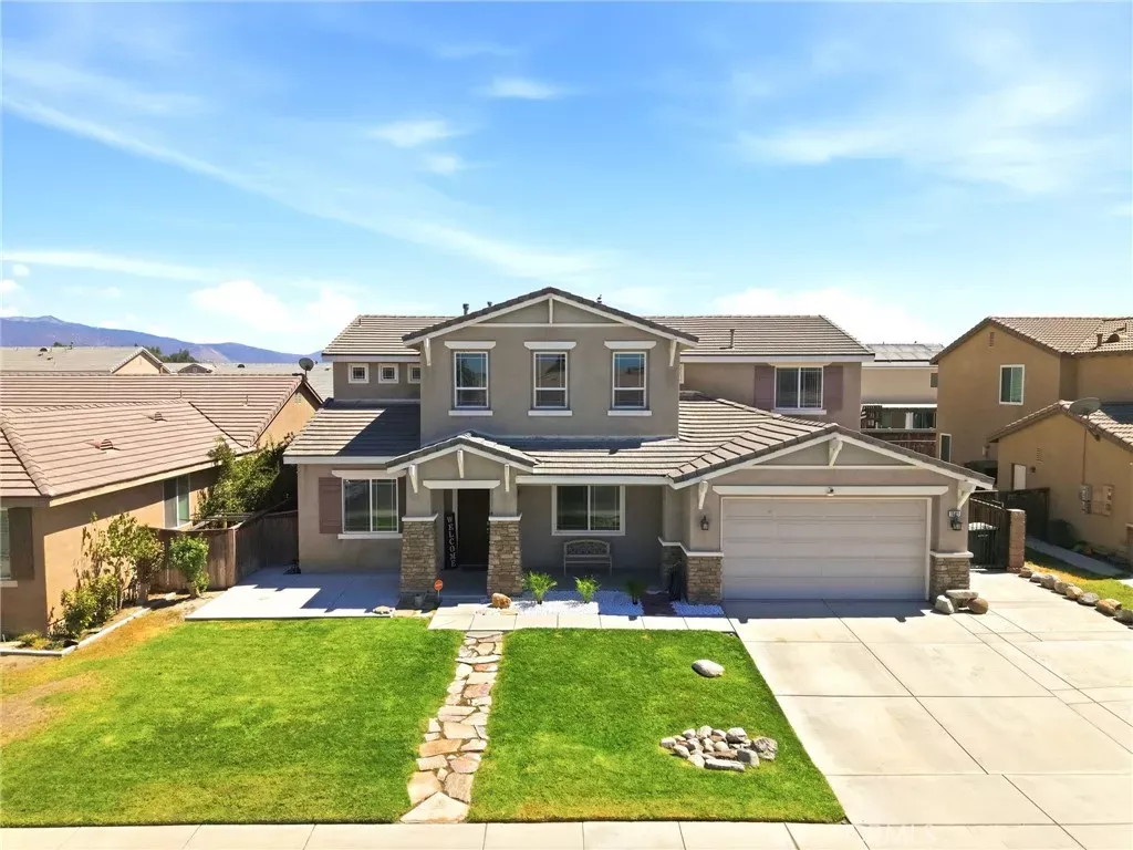 Property Photo:  1561 Wagon Creek  CA 92582 