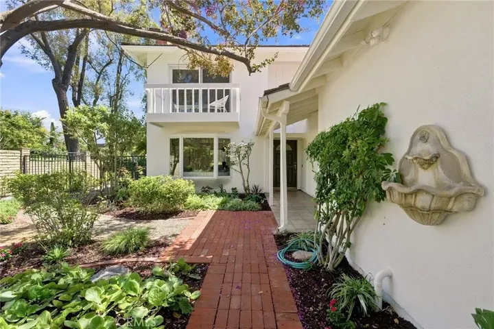 Property Photo:  16 Angell Street  CA 92612 