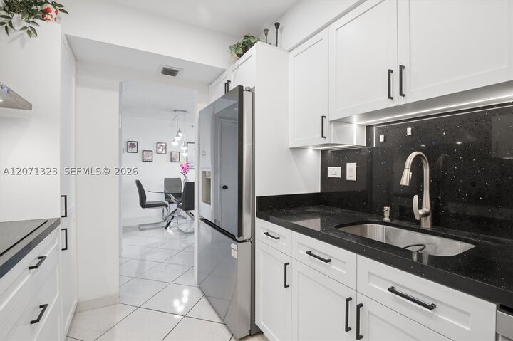 Property Photo:  20355 NE 34th Ct 724  FL 33180 