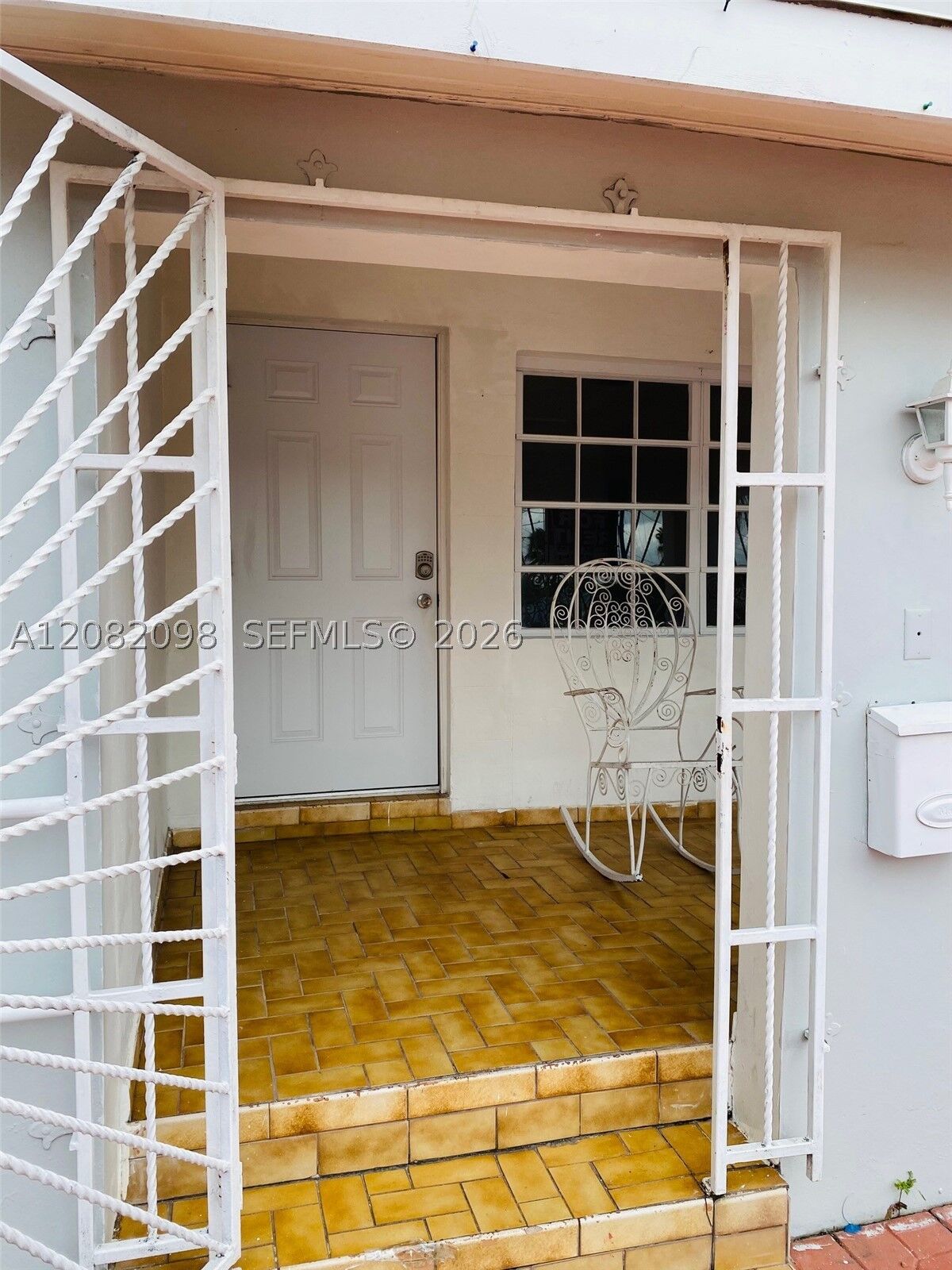 Property Photo: 3335 SW 26th St 3335 FL 33133