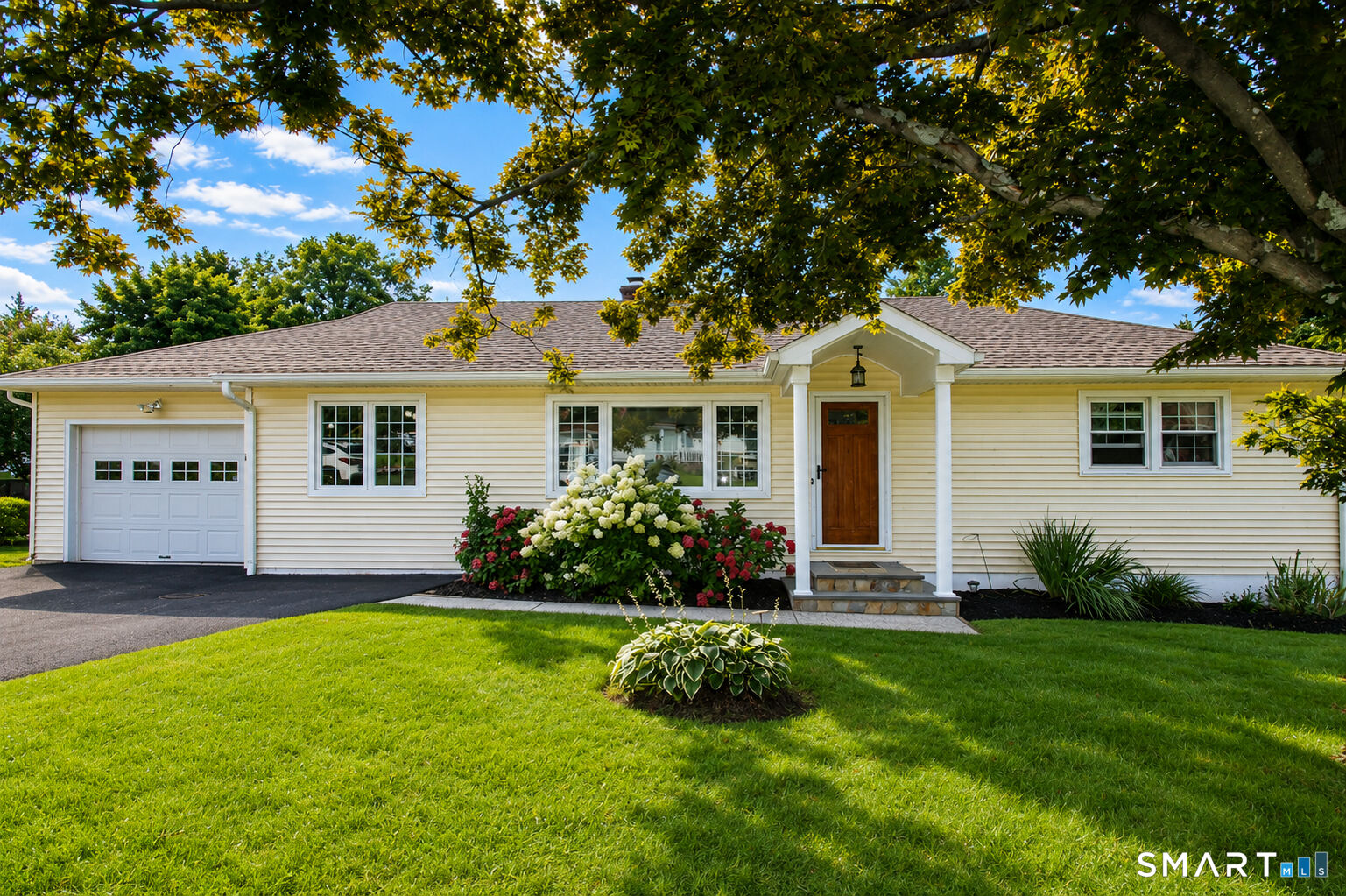 Property Photo:  4 Muller Street  CT 06812 