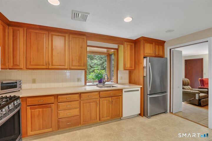 Property Photo: 190 Valley View Road CT 06040