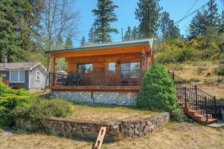 Property Photo:  12512 N East Newman Lake Dr  WA 99025 