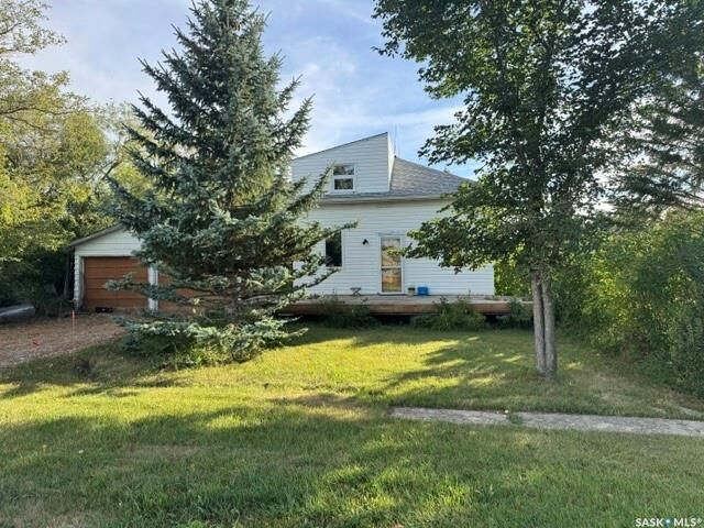 Property Photo:  485 3rd Avenue  SK S0G 4E0 
