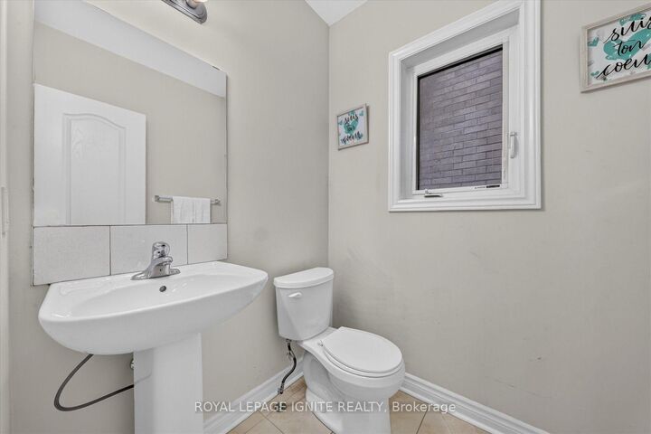 Property Photo:  1857 Fosterbrook Street  ON L1K 3G5 