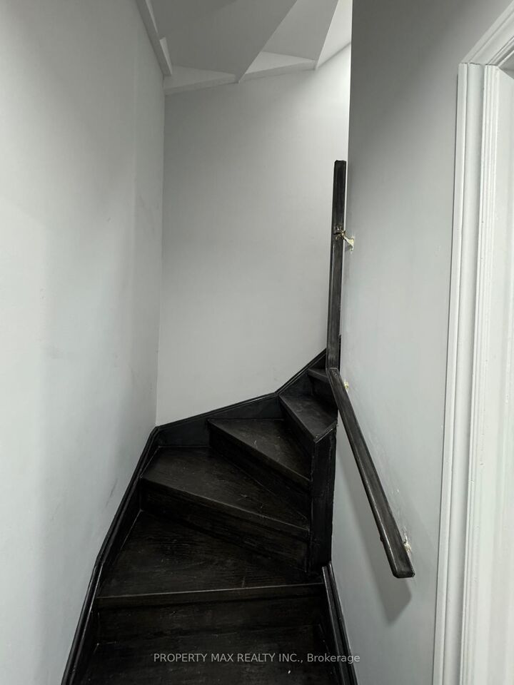Property Photo:  41 Trudelle Crescent Basement Sep Ent  ON L7A 2Z2 