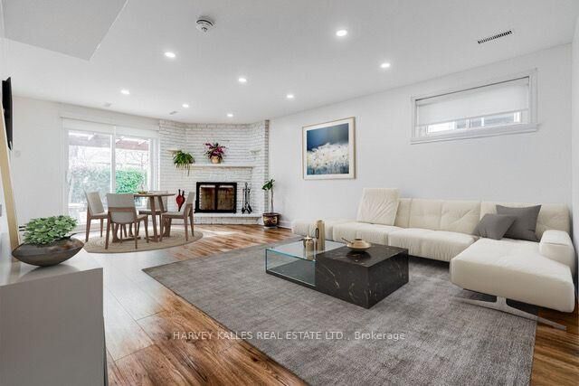 Property Photo:  46 Locustwood Court Main  ON L6V 3C1 