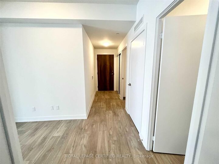 Property Photo:  251 Manitoba Street 1015  ON M8Y 4G9 
