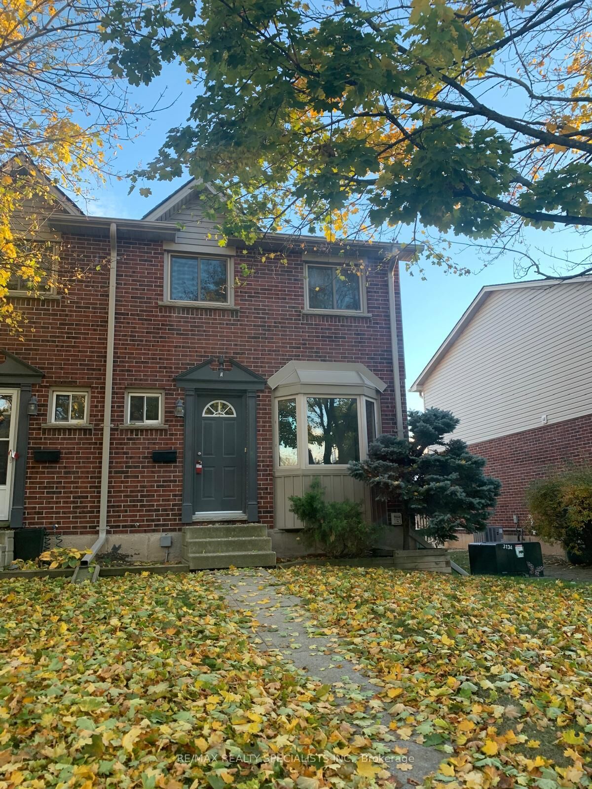 Property Photo:  159 Brantwood Park Road 159A  ON N3P 1Y1 