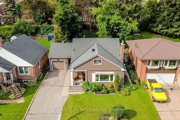 Property Photo:  157 Parkview Avenue  ON L3V 4M2 