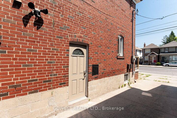 Property Photo:  480 Jane Street 2  ON M6S 4A2 