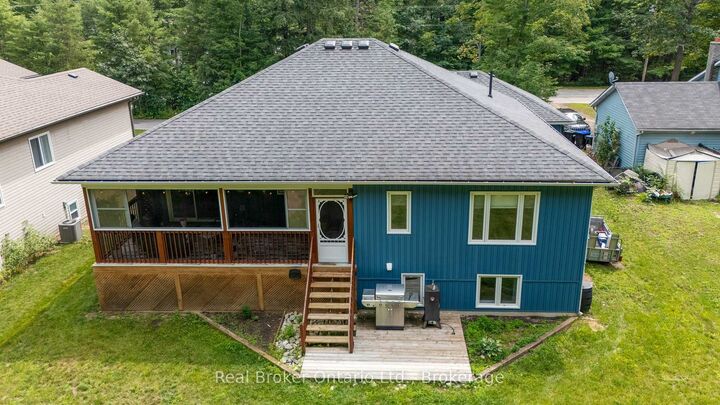 Property Photo:  204 Golf Course Road  ON L9Z 1S6 