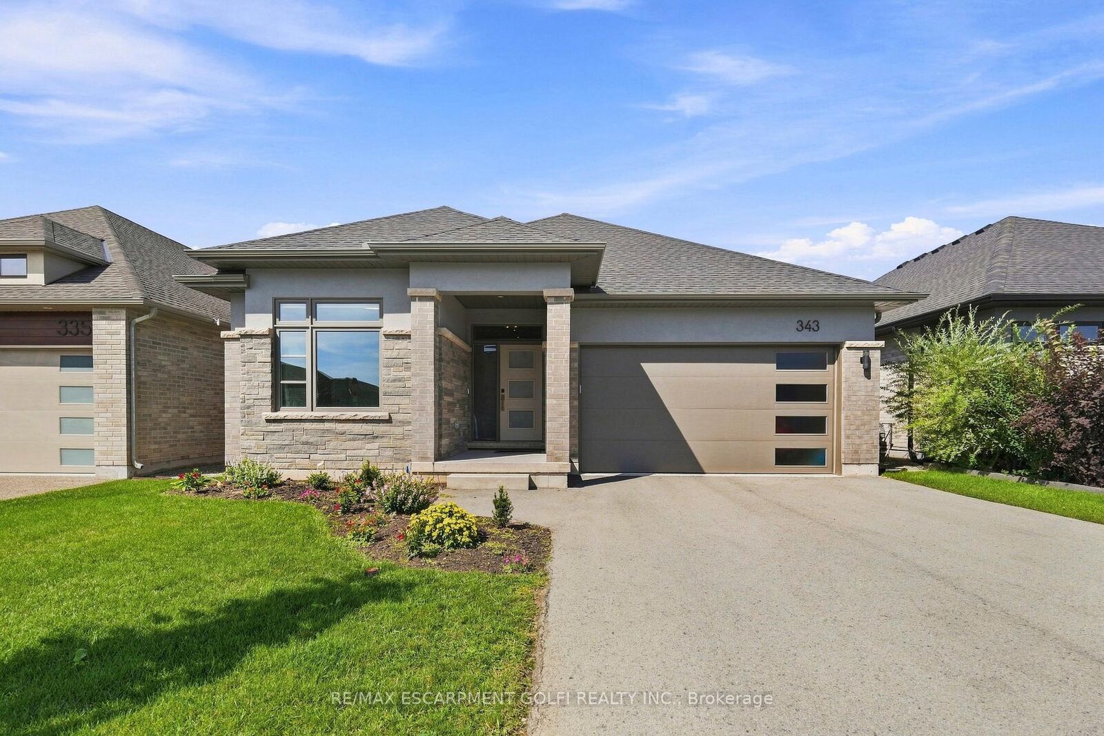 Property Photo:  343 Old Course Trail  ON L3B 0E8 