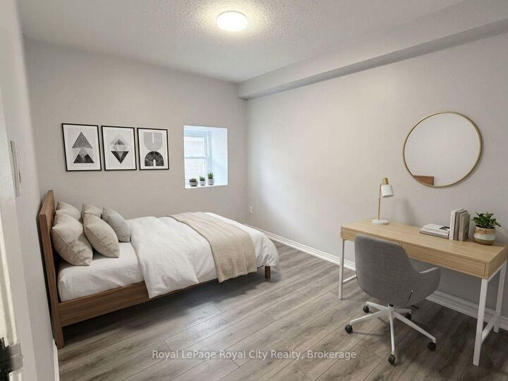 Property Photo:  116 Wyndham Street N #2  ON N1H 4E8 