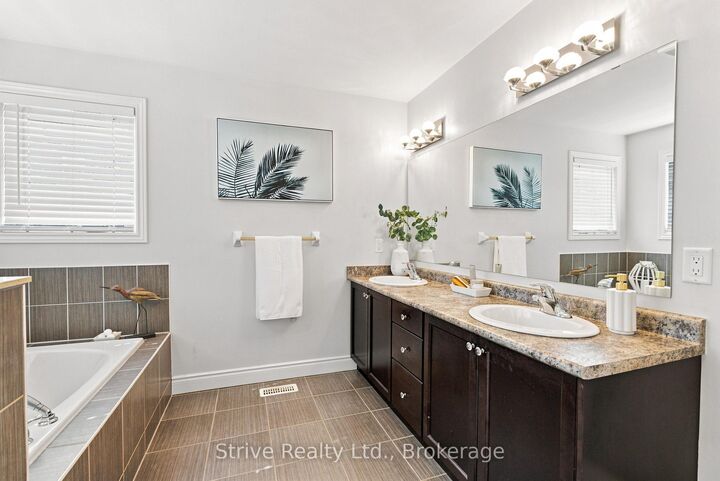 Property Photo:  14 Vetzal Court  ON L1E 0H3 