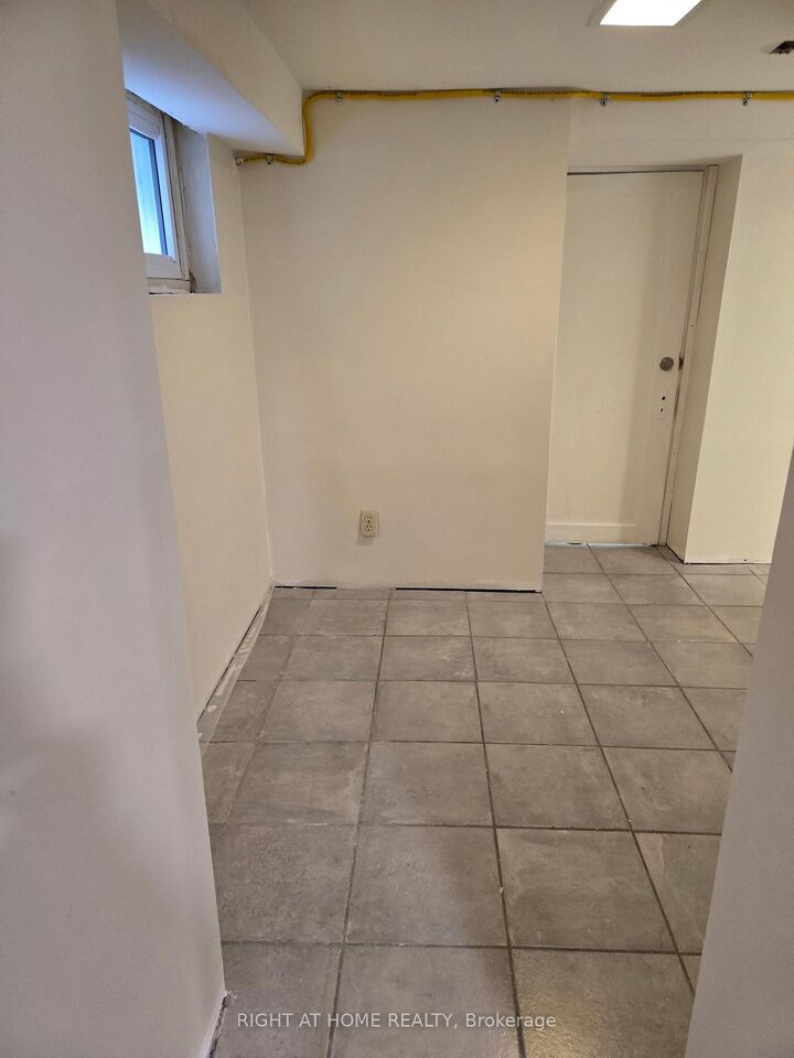 Property Photo:  109 Furnival Road S Basement  ON M4B 1W6 
