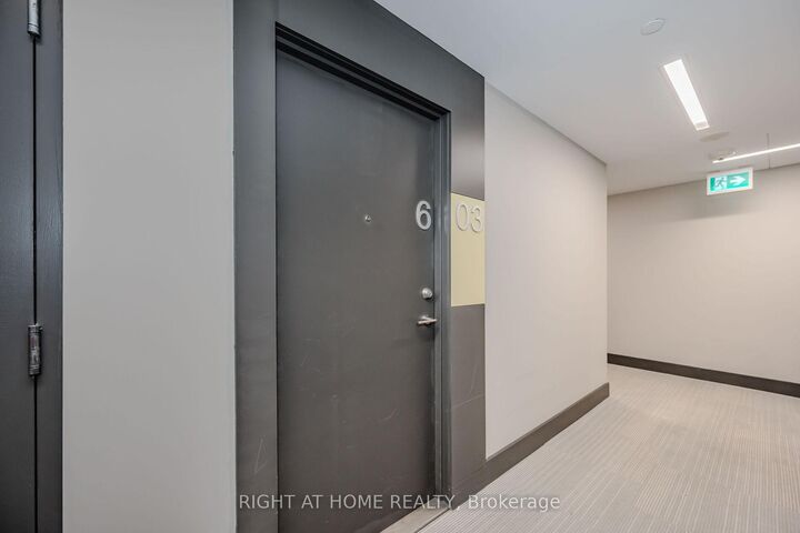 Property Photo:  68 Merton Street 603  ON M4S 1A1 