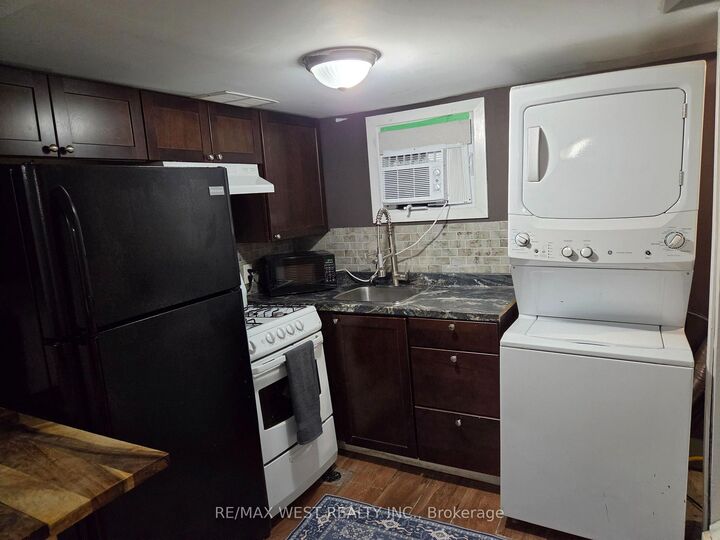Property Photo:  44 Beechwood Avenue Basement  ON M2L 1J3 