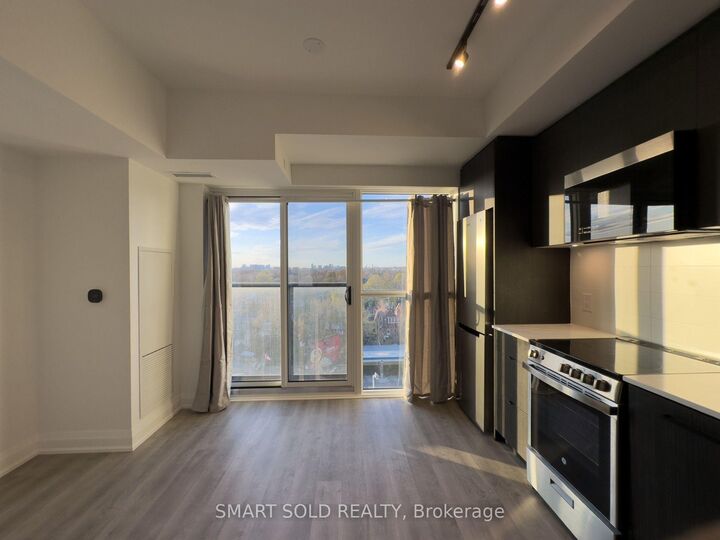 Property Photo:  2369 Danforth Avenue 704  ON M4C 0B1 