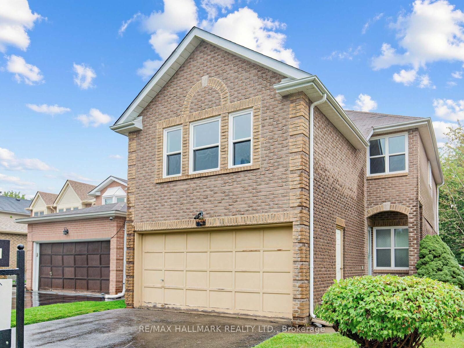 Property Photo:  1553 Rawlings Drive  ON L1V 5B2 