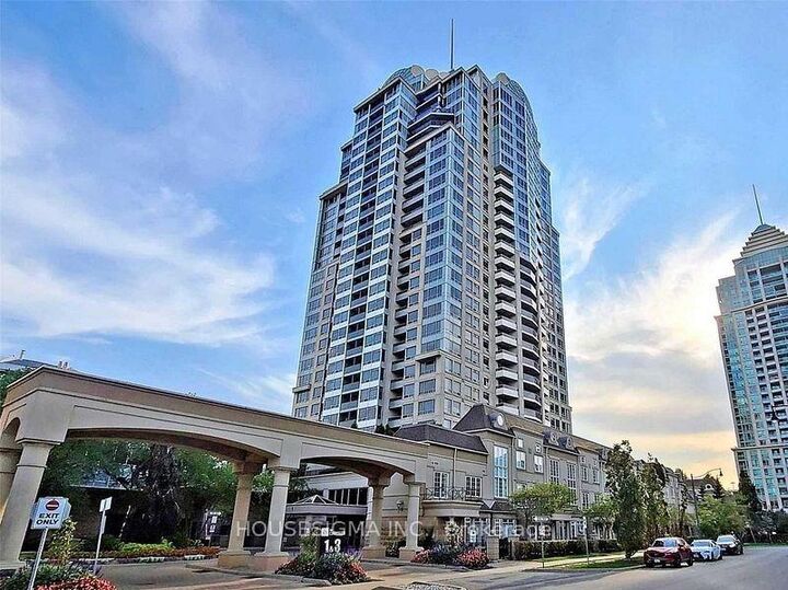 Property Photo:  1 Rean Drive Th#10  ON M2K 3C1 
