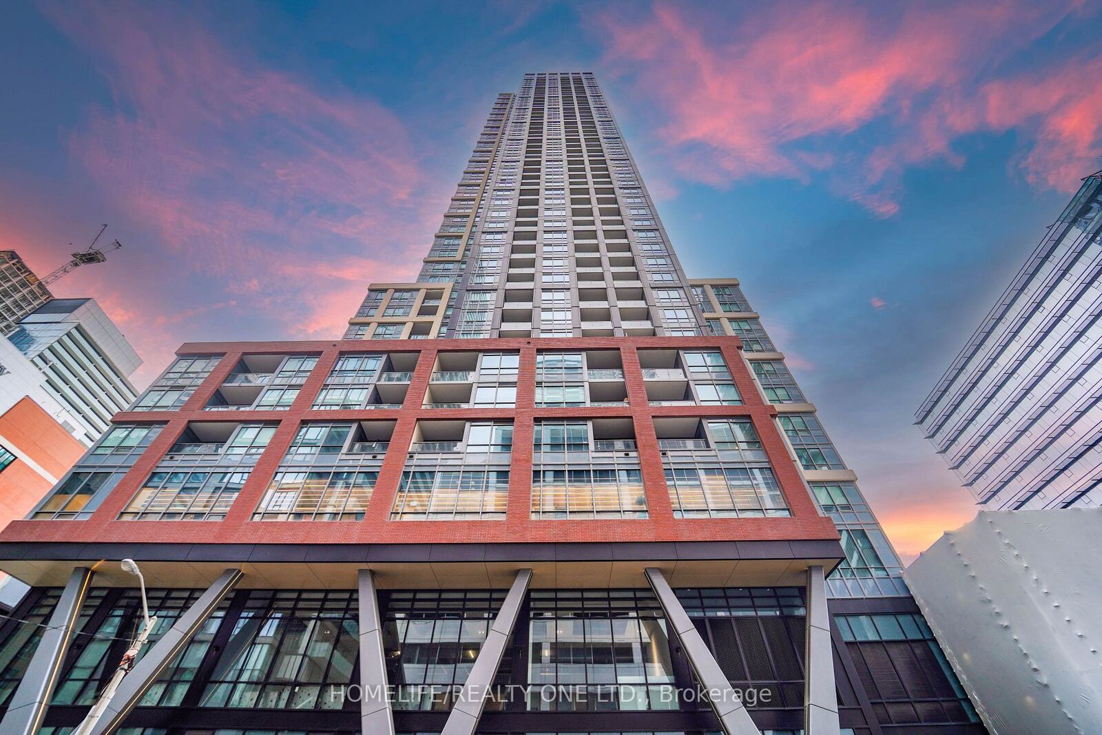 Property Photo:  108 Peter Street 4803  ON M5V 2G7 