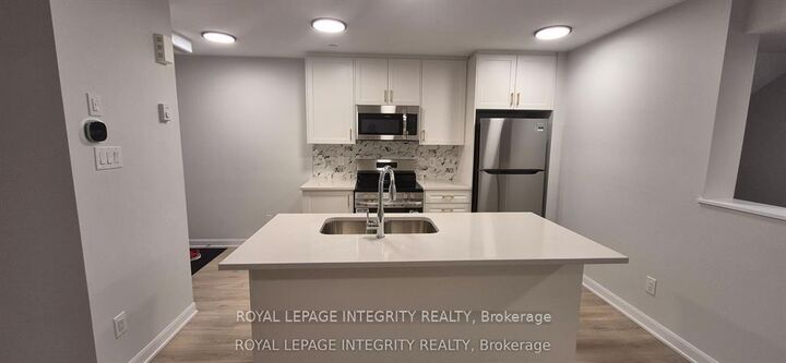 Property Photo:  401 Glenroy Gilbert Drive 8  ON K2J 7N7 