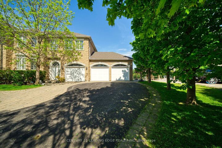 Property Photo: 15 Upper Ridge Court ON L3S 3W6