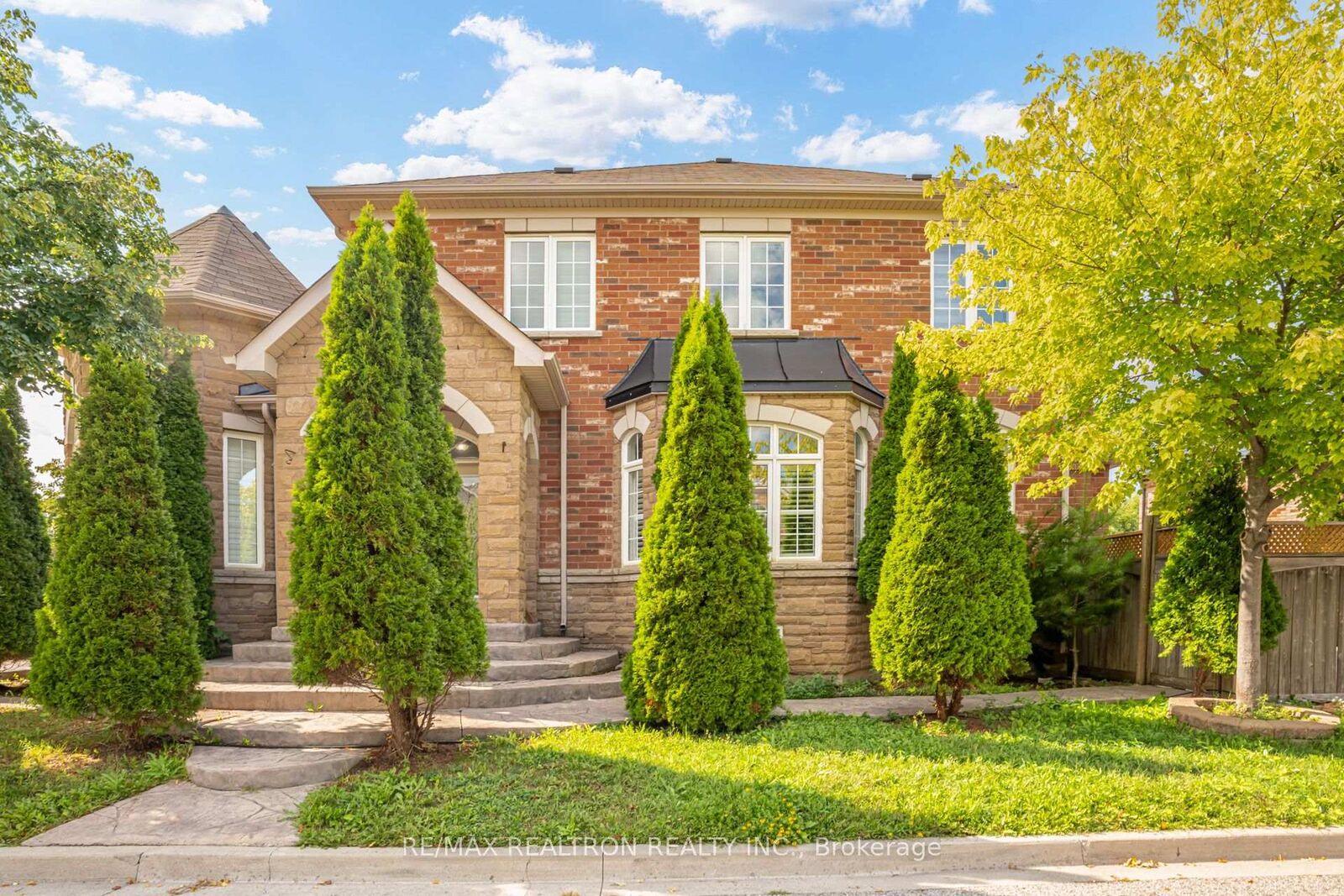 Property Photo:  14 Kentview Crescent  ON L6B 0E2 