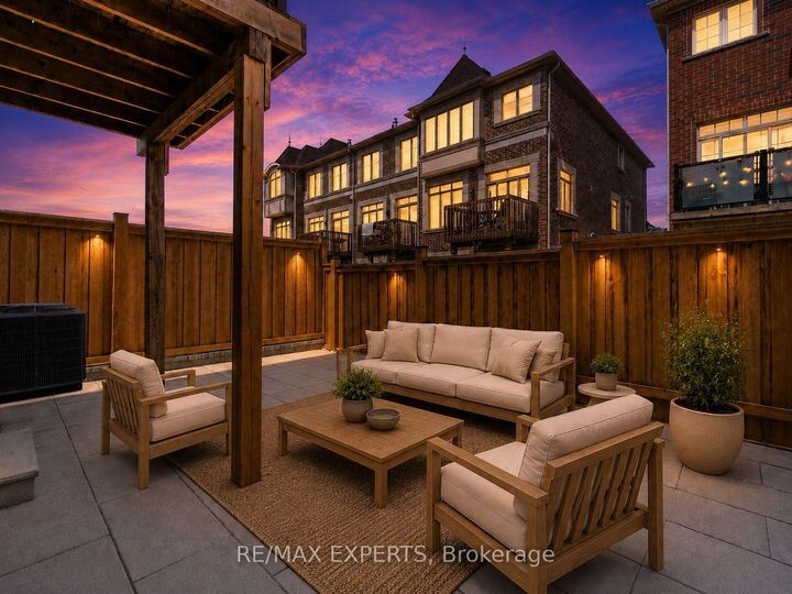 Property Photo: 176 Sydney Circle ON L4H 4R2