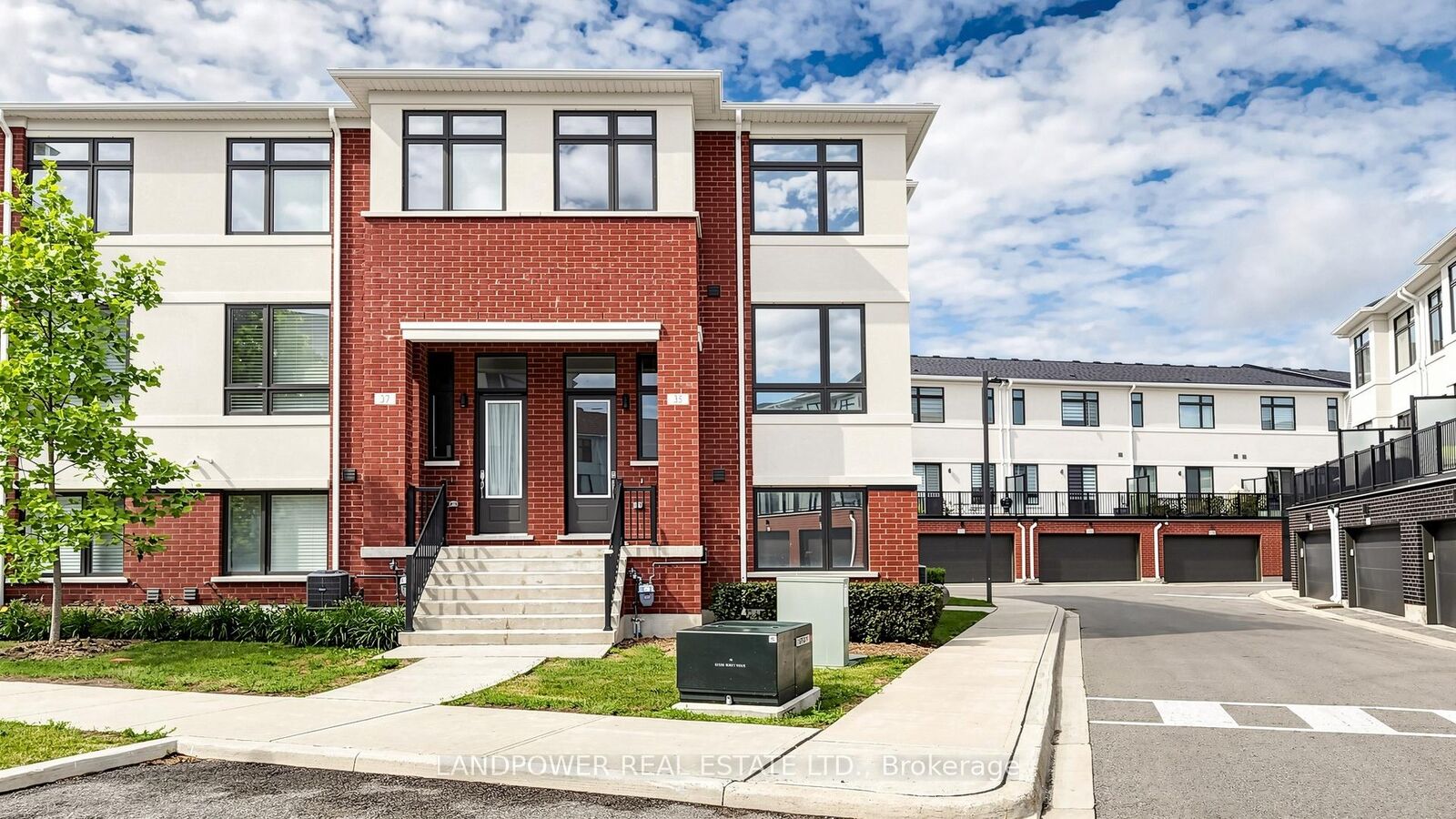 Property Photo: 35 Nine Mile Lane ON L4C 5S6