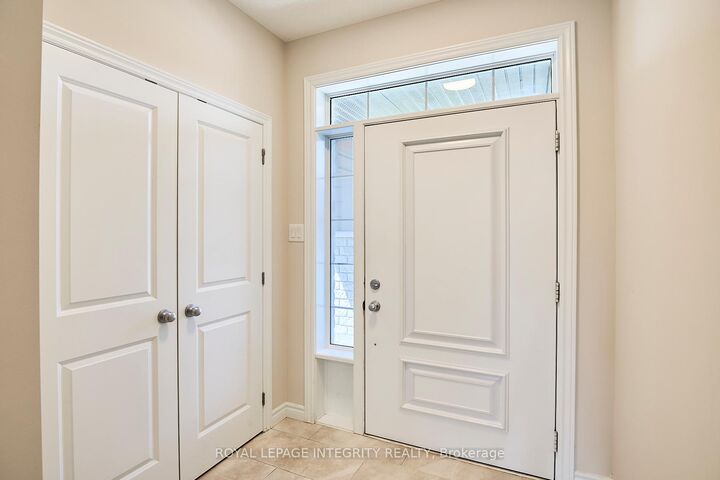 Property Photo:  384 Huntsville Drive  ON K2T 0H5 