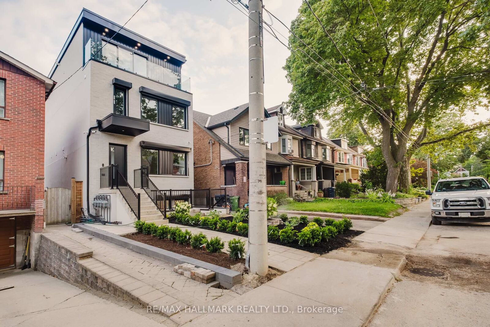 Property Photo:  37 Milverton Boulevard 1  ON M4J 1T5 