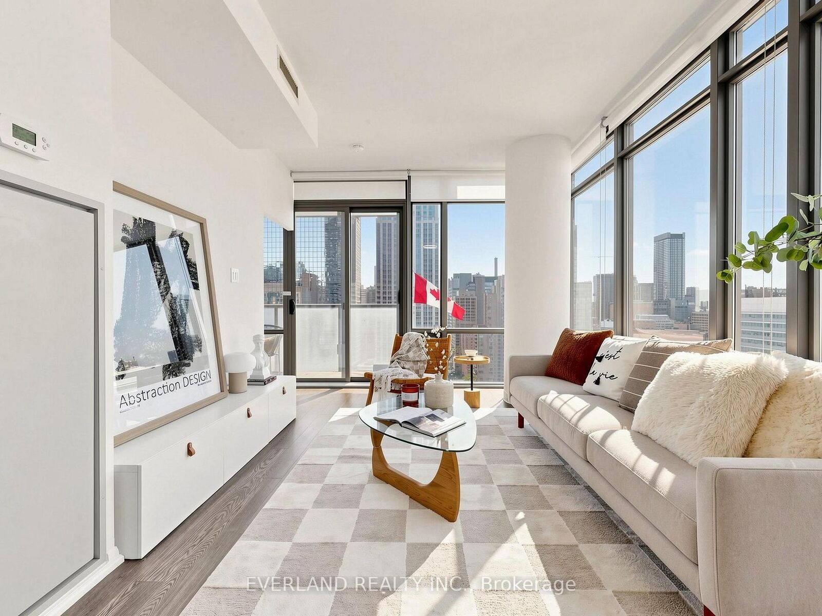 Property Photo:  38 Grenville Street 2303  ON M4Y 1A5 