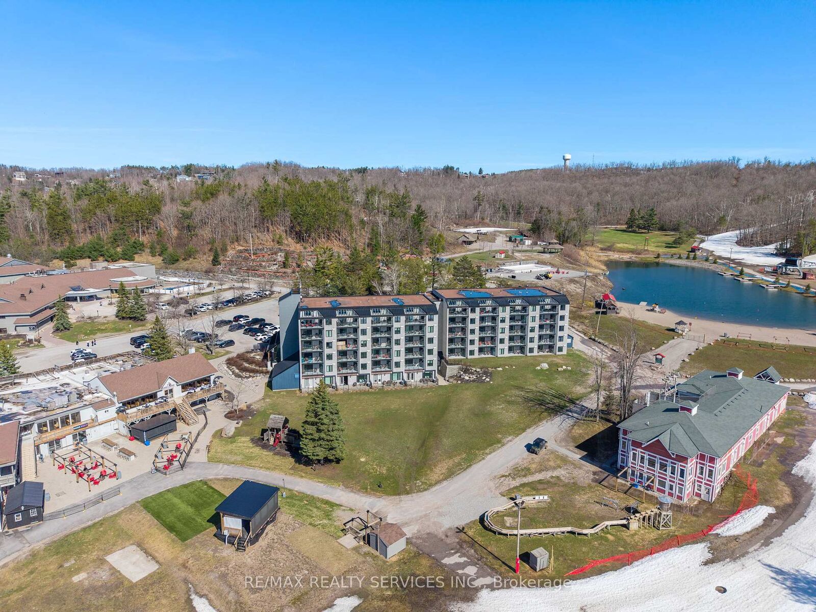 Property Photo:  80 Horseshoe Boulevard 501  ON L4M 4Y8 