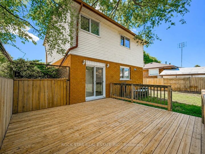 Property Photo:  14 Kirkland Avenue  ON L8V 3V9 