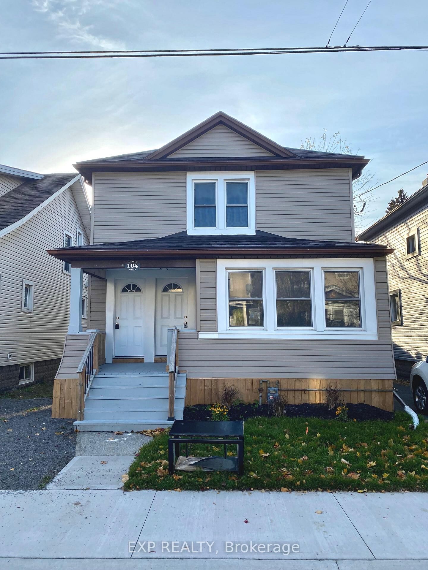 Property Photo:  104 Lowell Avenue Upper Level  ON L2R 2E2 