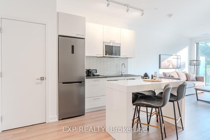 Property Photo:  120 Carrick Trail 102  ON P1P 0B6 
