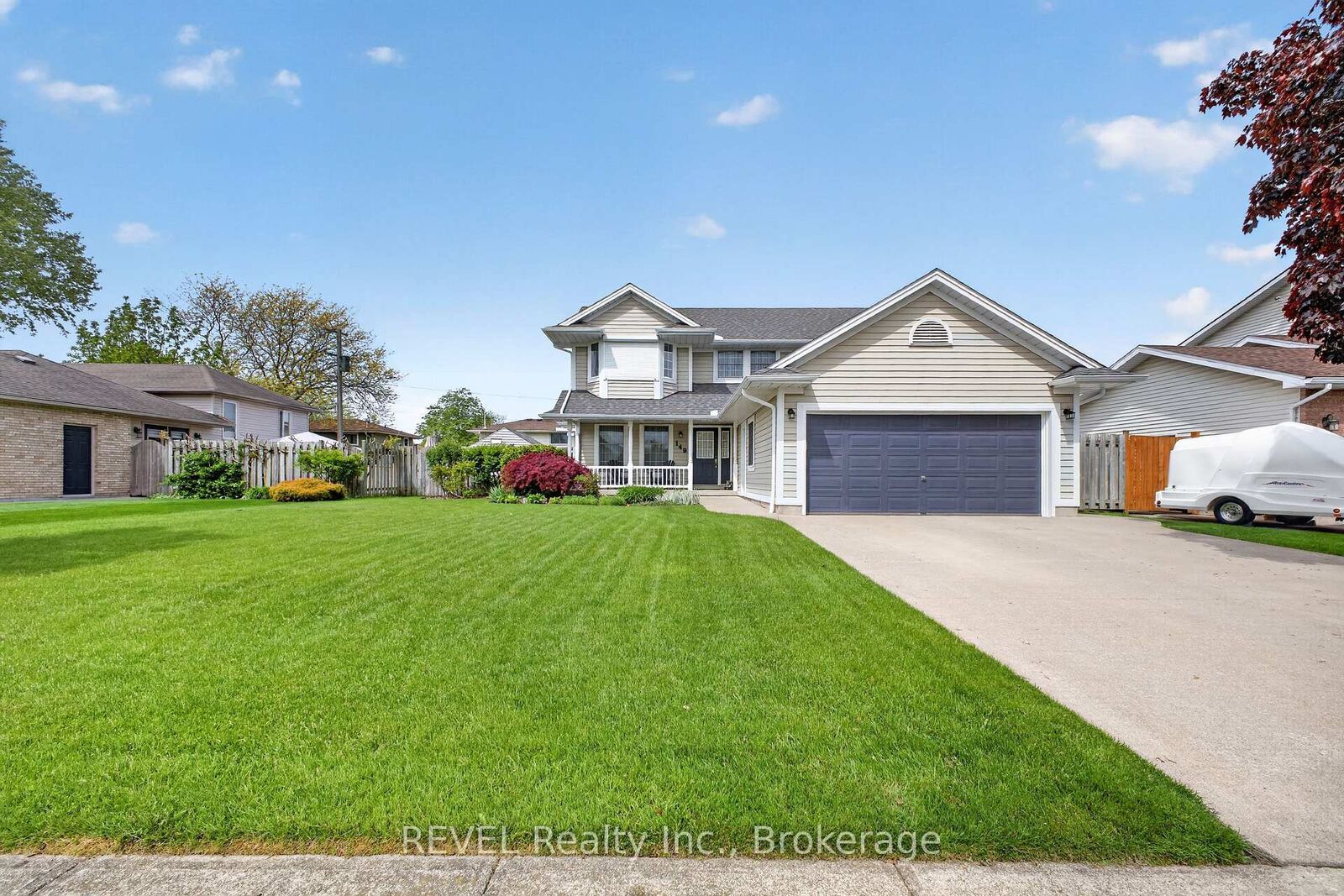 Property Photo:  149 Green Pointe Drive  ON L3C 6Y7 