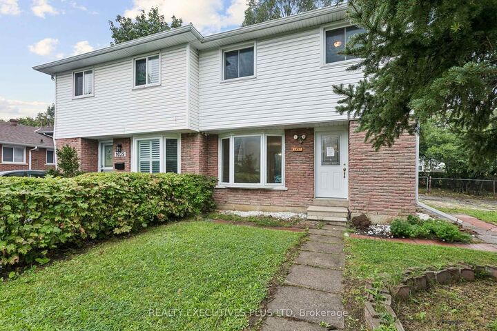 Property Photo:  1037 Stainton Drive  ON L5C 1G3 