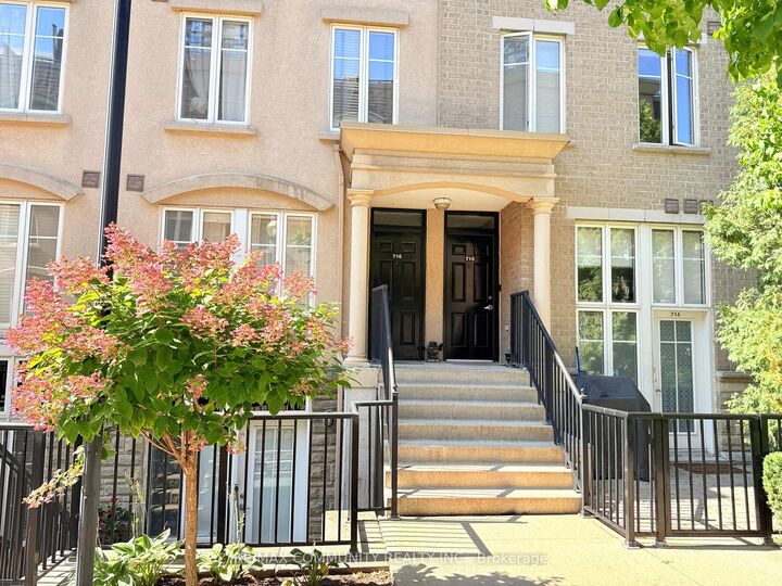 Property Photo:  42 Western Battery Road 716  ON M6K 3P1 