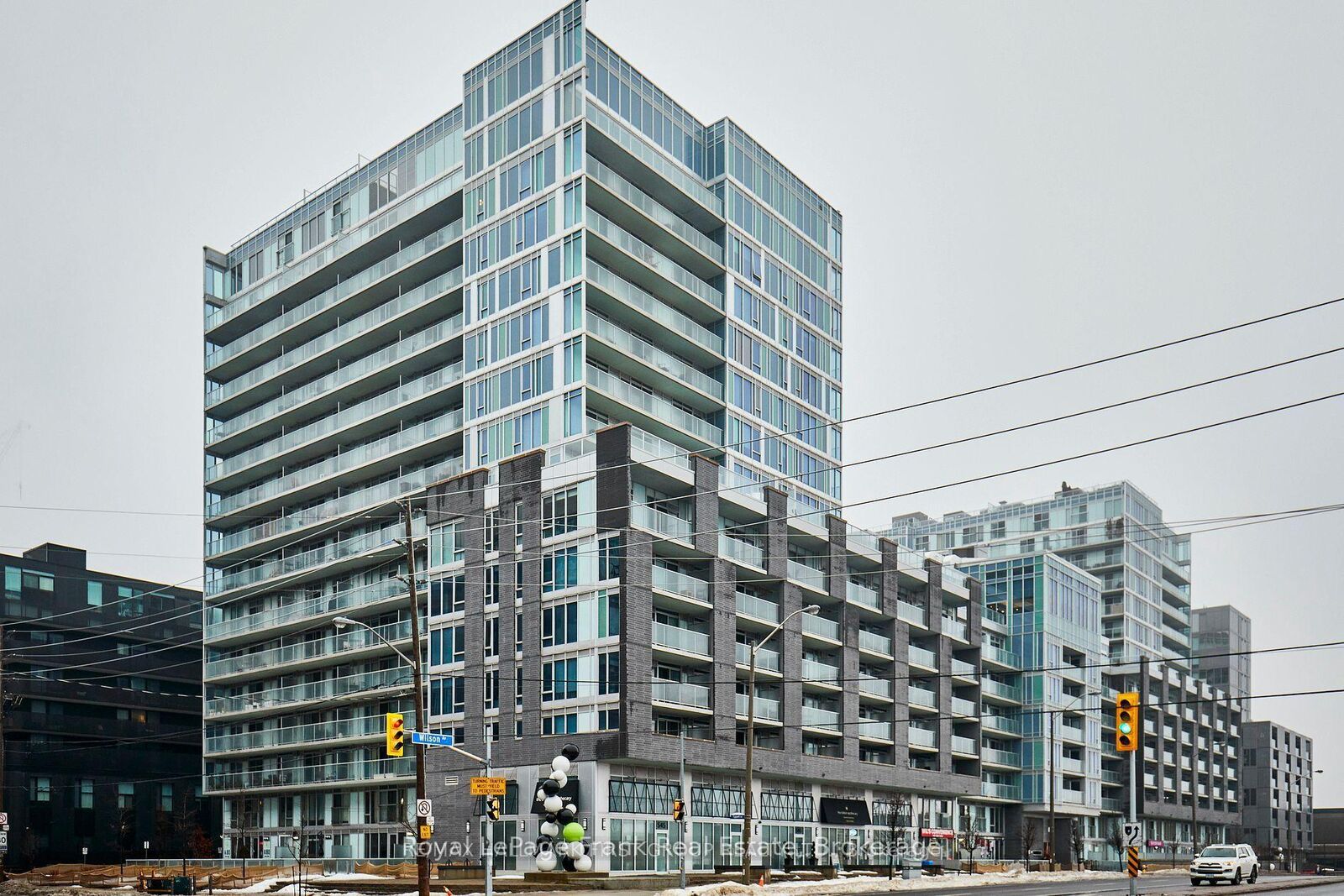 Property Photo:  555 Wilson Avenue E402  ON M3H 5Y6 