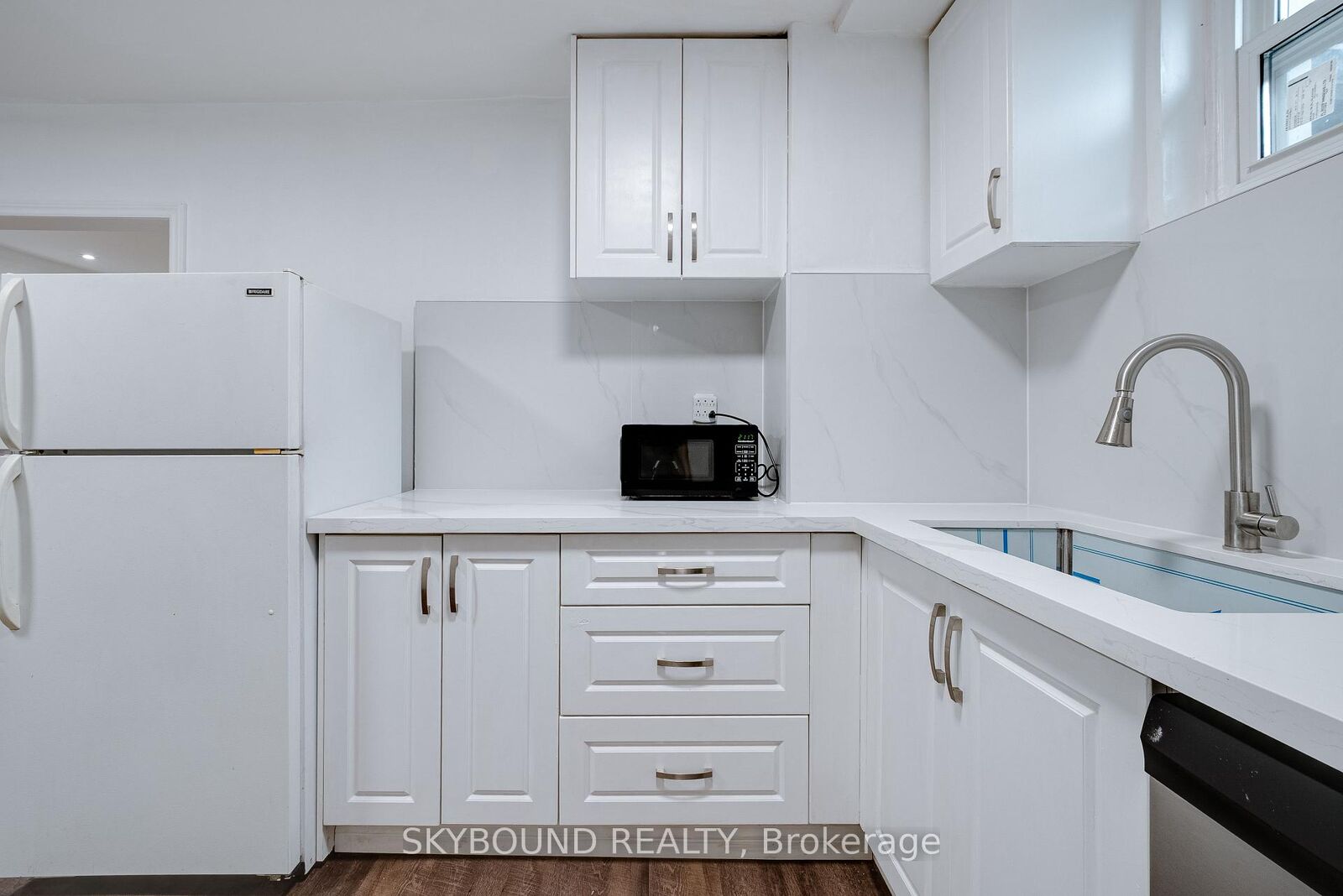 Property Photo:  43 Craydon Avenue  ON M6M 2C8 
