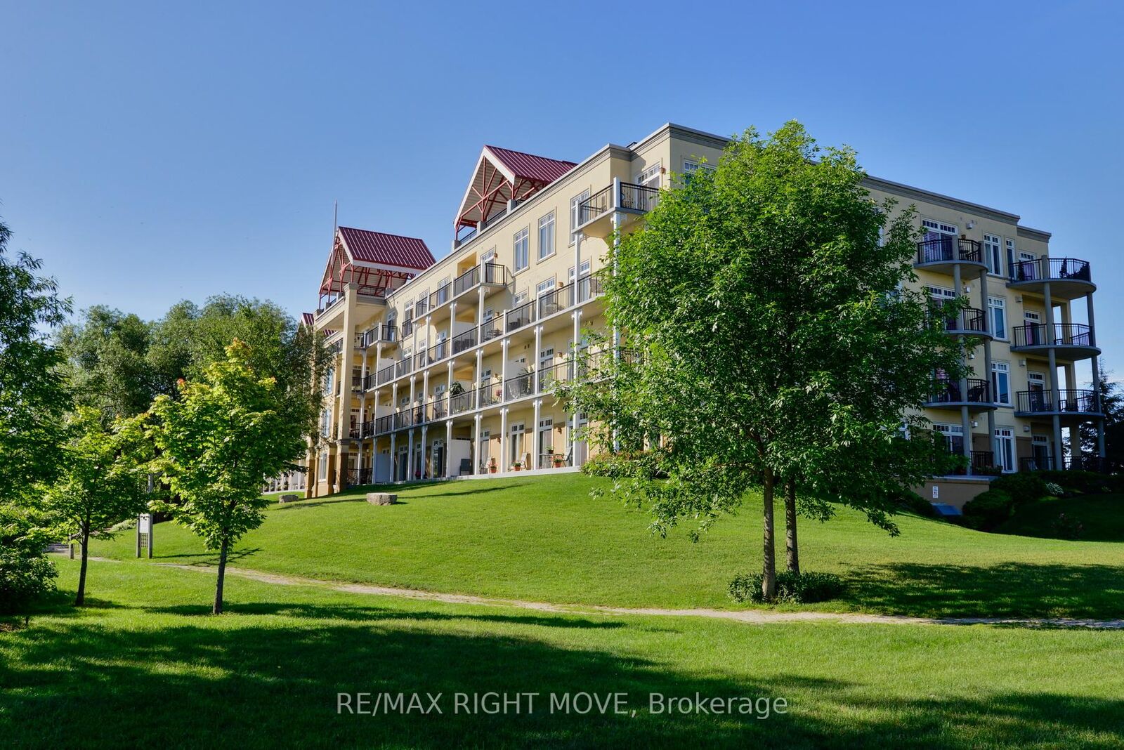 Property Photo:  140 Cedar Island Road 109  ON L3V 1T1 