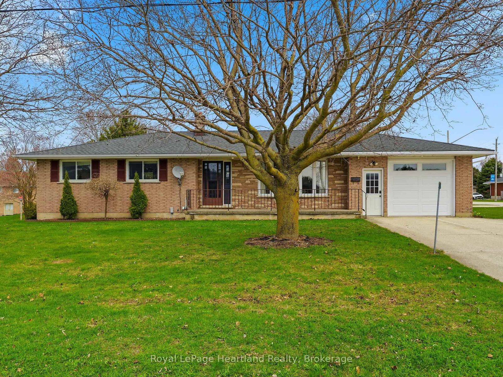 Property Photo:  25 Vincent Street  ON N0G 2J0 