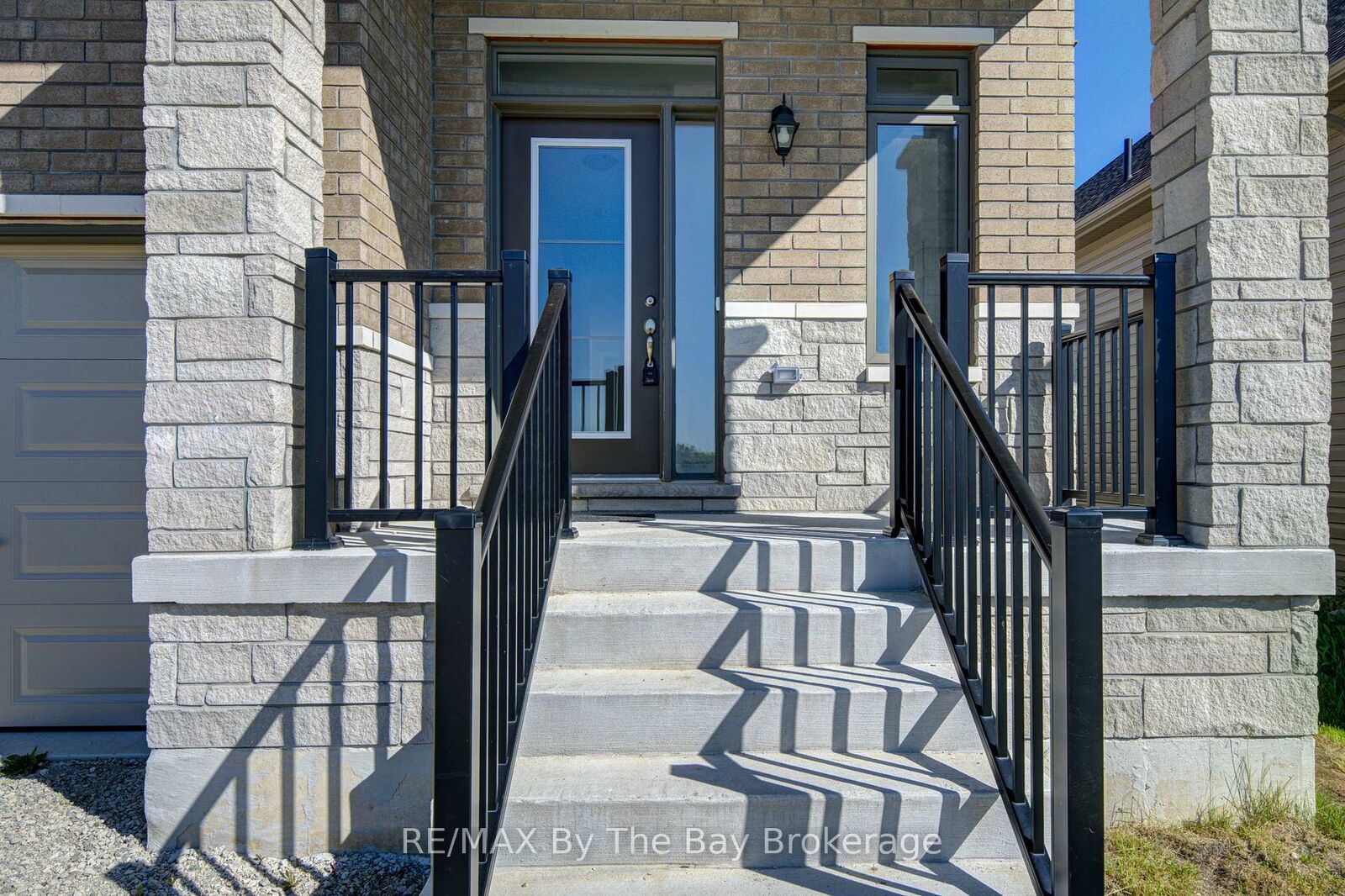 Property Photo:  15 Union Boulevard  ON L9Z 0M6 