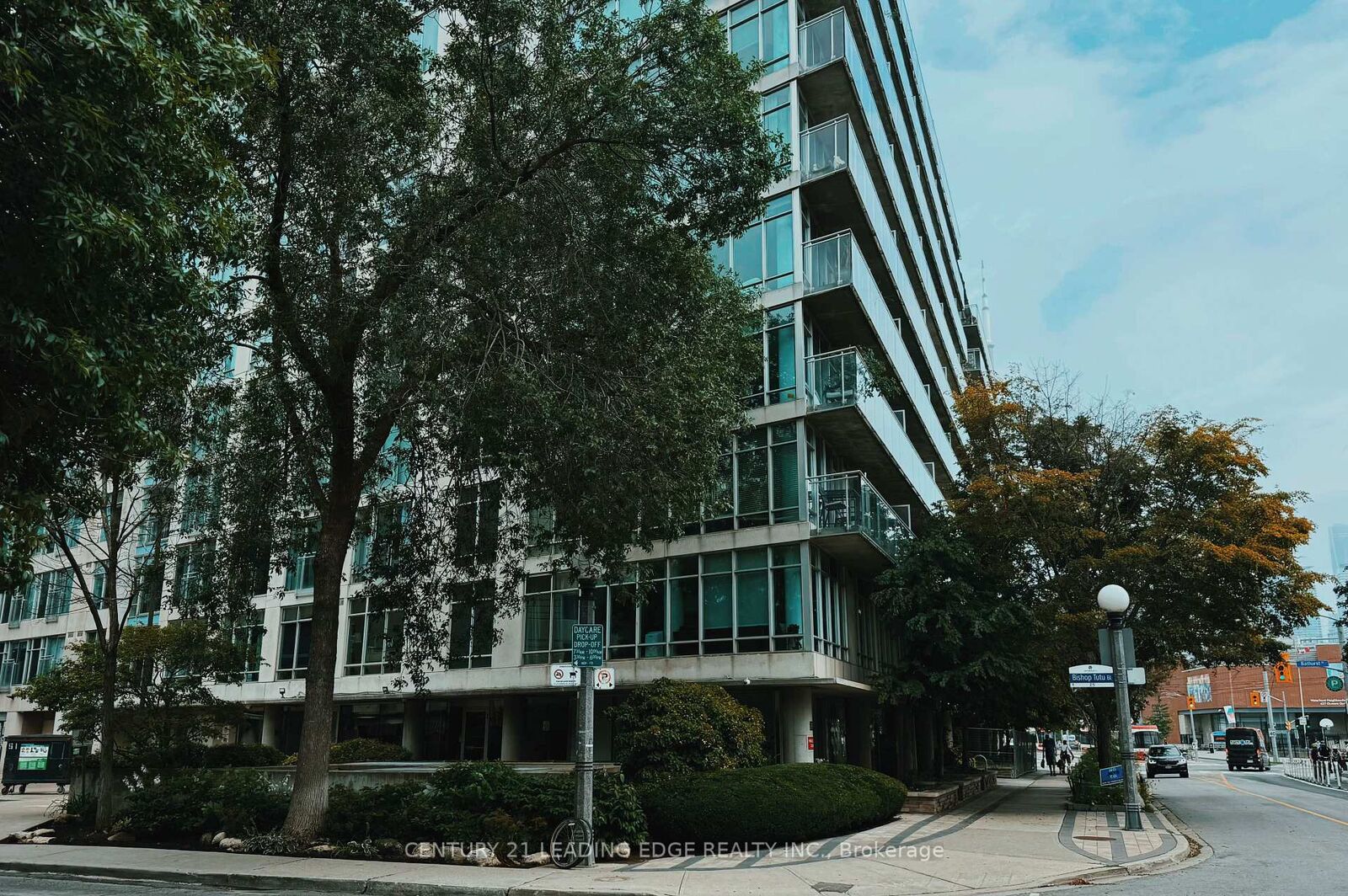 Property Photo:  650 Queens Quay W 1821  ON M5V 3N2 