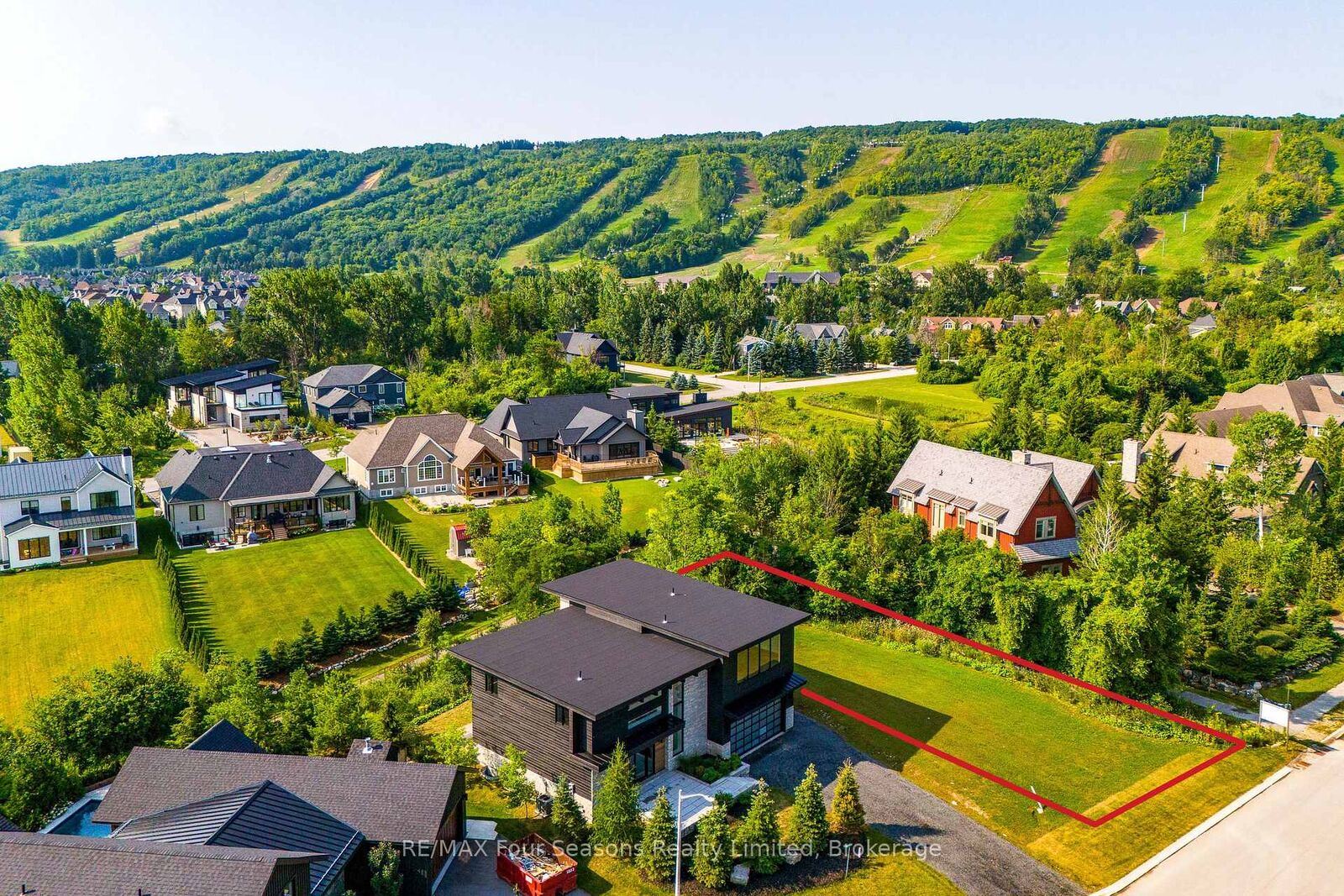 Property Photo:  Lot 1 Salzburg Place  ON L9V 0S8 
