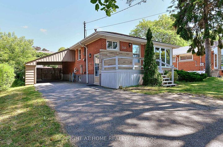 Property Photo:  245 West 33rd Street  ON L9C 5J7 