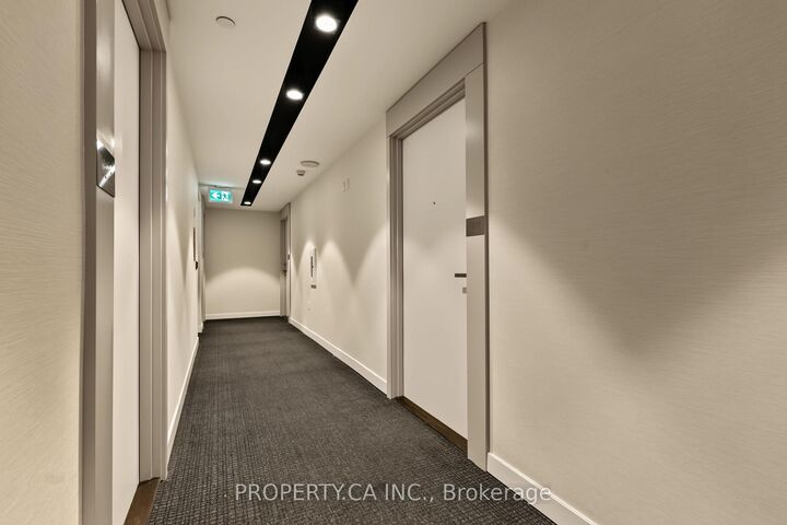 Property Photo:  99 Broadway Avenue 3011  ON M4P 0E3 